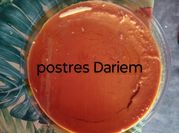 Una foto de maizena con leche y caramelo