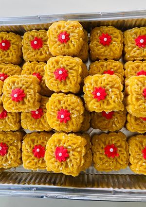 A picture of Semolina orange squares.