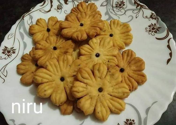 Recipe of Homemade Flowers Mathri Cooking Basics for Newbies