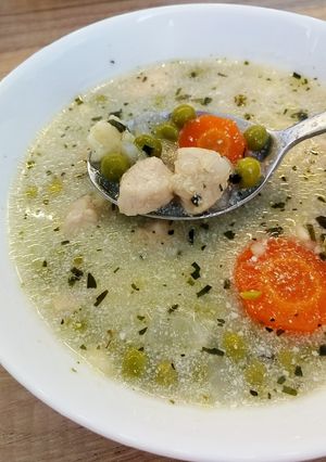 Tárkonyos borsóleves recept fotója