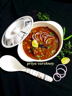 मसाला छोले (masala chole recipe in Hindi) रेसिपी मुख्य फोटो