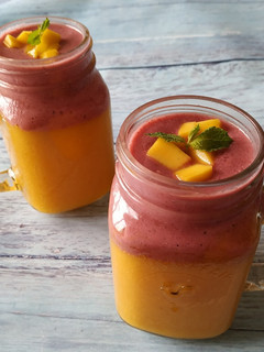A picture of Mango strawberry smoothie.