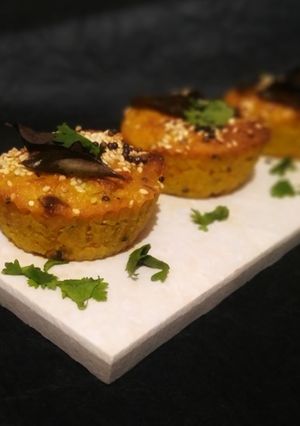 A picture of Carrot and lauki muffins.
