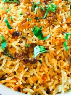 फ्राइड ओनियन राइस (Fried onion rice recipe in Hindi) रेसिपी मुख्य फोटो