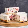 Cheesecake helado de frutos rojos sin horno