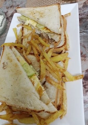 A picture of Chicken club sandwich 🥪.