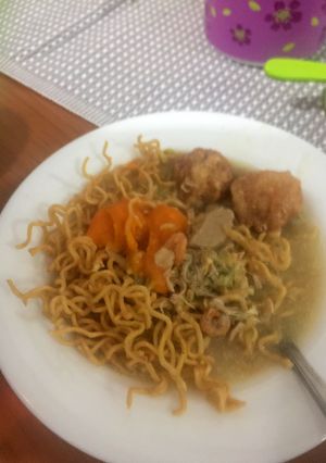 Foto resep Mie Titi Makassar + Gorengan
