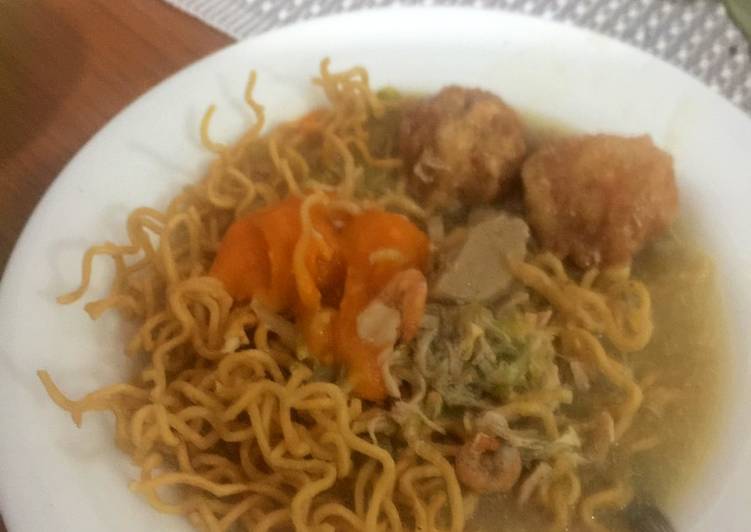 Mie Titi Makassar + Gorengan