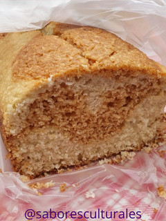 Una foto de 🥥Budín de coco + un plus de dulce de leche