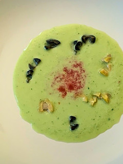 Una foto de Sopa fría de pepino y sandía