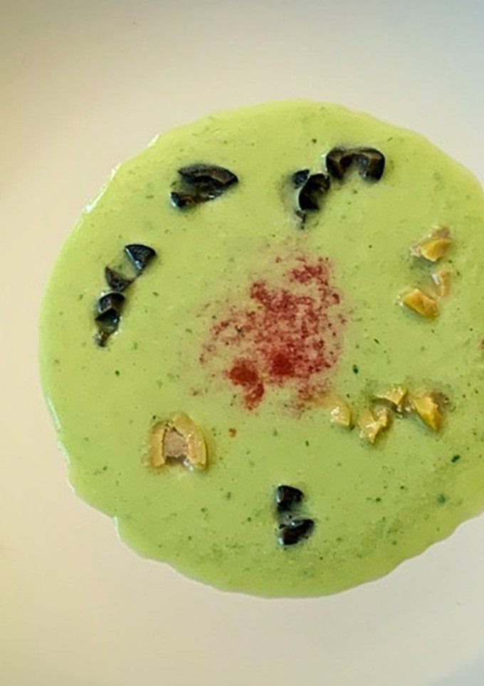 Una foto de Sopa fría de pepino y sandía