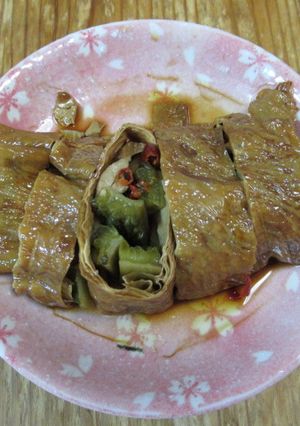 A picture of Bitter Melon and Tofu Skin Rolls.