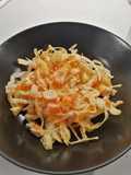 Ensalada de col con vinagreta de mostaza y miel