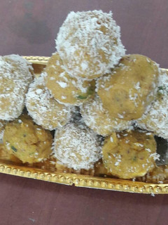 A picture of Pumpkin coconut laddoo.