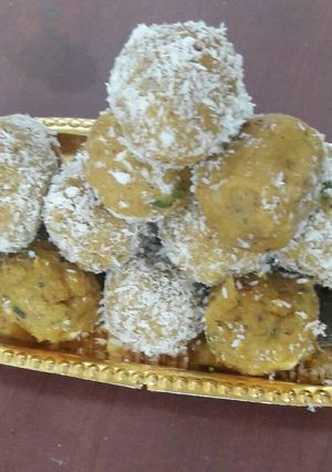 A picture of Pumpkin coconut laddoo.