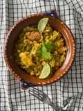 Arroz integral con pollo con azafrán