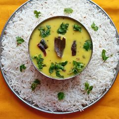 A picture of Kadhi Chawal.