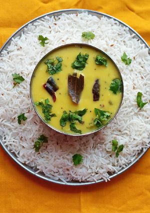 A picture of Kadhi Chawal.