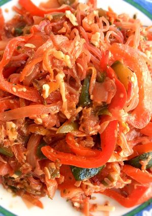 Una foto de Verduras salteadas con noodles de konjac