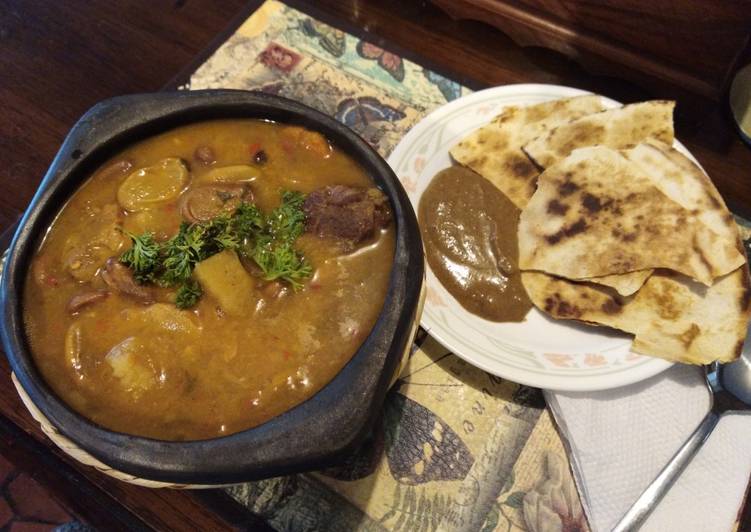 Sopa de habas con Costilla de res