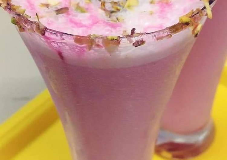 Rose lassi