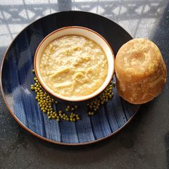 A picture of Moong dal raab.