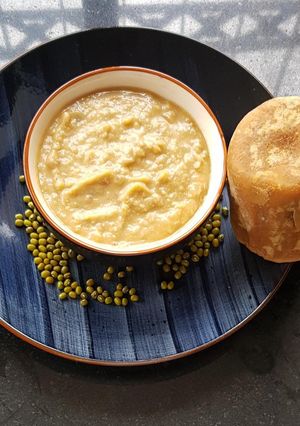 A picture of Moong dal raab.
