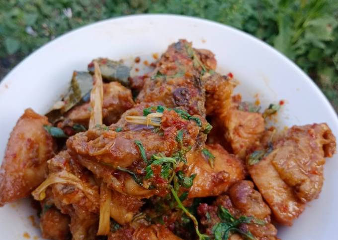 Cara bikin 35. Ayam Rica-Rica Cara bikin 35. Ayam Rica-Rica