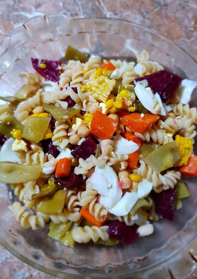 Una foto de Ensalada Fresca para estos Días de Calor 😜#rápida #fácil