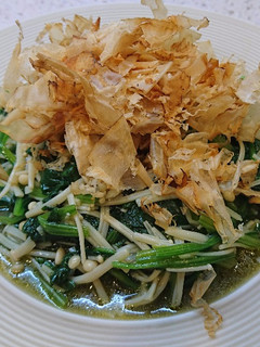 翡翠白玉佐柴魚片 的食譜成品照片