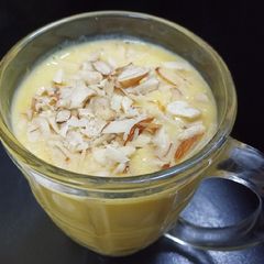 A picture of Mango shake.