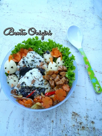 Cara Sederhana Menyiapkan Resep  Bento Onigiri &amp; Sosis Saos Tiram 🍱 yang Bikin Ngiler, Menggugah Selera