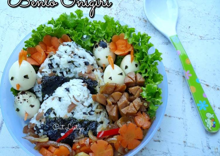 Resep Bento Onigiri &amp; Sosis Saos Tiram 🍱, Lezat