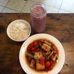 A picture of Tofu & tomato for vegan.
