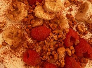 Foto de Iogurte com Fruta e Granola