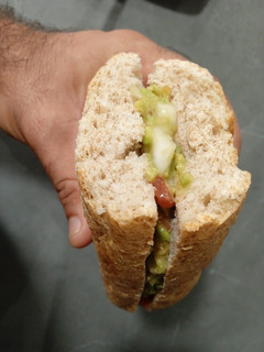 Una foto de Bocata de aguacate