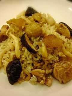 麻油雙菇雞燉飯(電子鍋) 的食譜成品照片