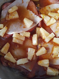 Una foto de Chuletas ahumadas agridulces 🐽🌶🍍