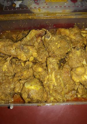 A picture of Chicken curry.