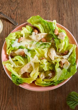 Una foto de Ensalada césar ligera 🥗