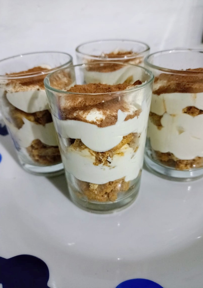 Una foto de Tiramisú sin azúcar en vaso