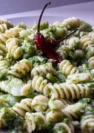 Foto di Fusilli Broccoli, acciughe e peperoncino