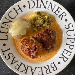 A picture of Creamy Lemon Butter Chicken.