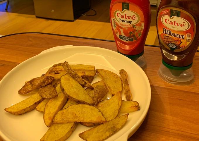 Air fried potato wedges