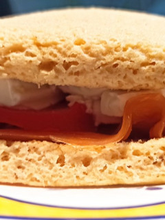 Una foto de Sándwich de pan de atún microondas