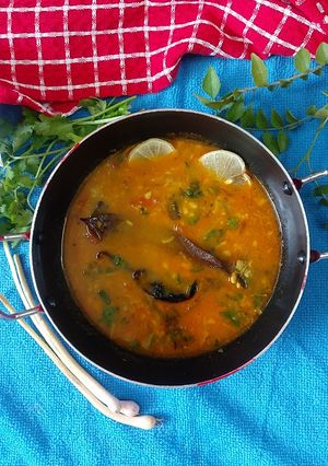 અડદ ની દાળ (Urad Dal Recipe In Gujarati) રેસીપી મુખ્ય ફોટો