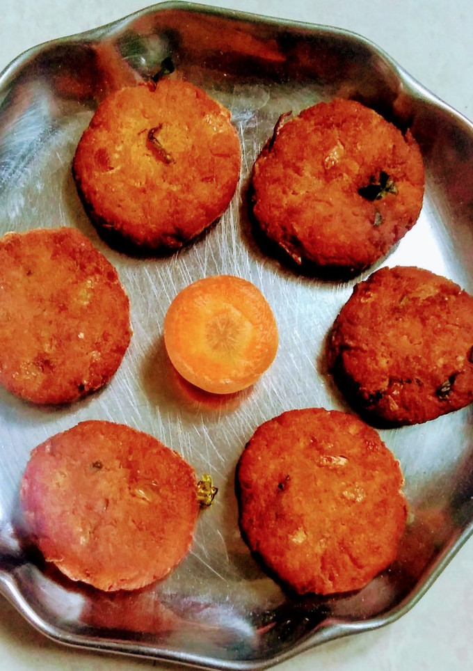 கேரட் பொட்டுக்கடலை வடை (Carrot and RoastedGram Wadaa) (Carrot po செய்முறை முக்கிய புகைப்படம்