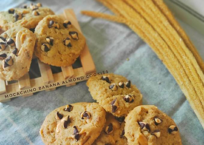 Mocachino Banana Almond Cookies