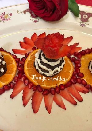 A picture of Chocolate covered strawberry delight.