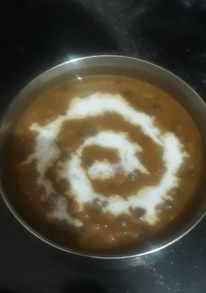 A picture of Daal makhni.